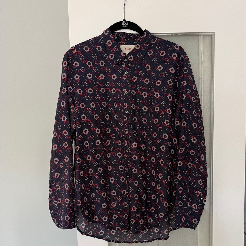 XiRENA Dark Blue and Red Floral Button-Down Shirt